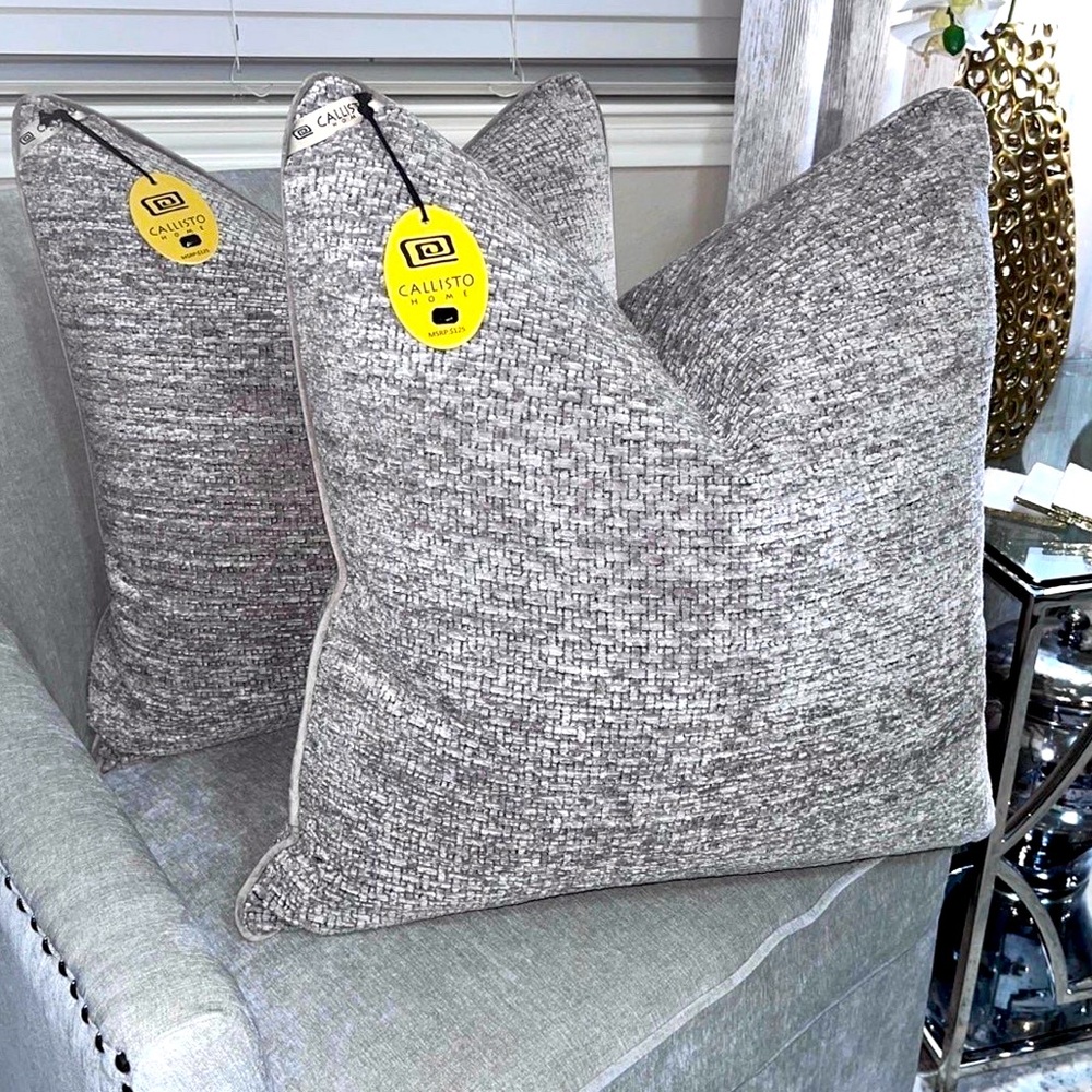 1- NWT CALLISTO HOME DECORATIVE PILLOW (Read description for details)